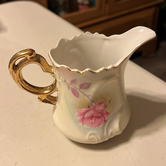 Vintage Creamer 657 Lefton 3 inch tall, handpainted good shape - Picture 3 of 5